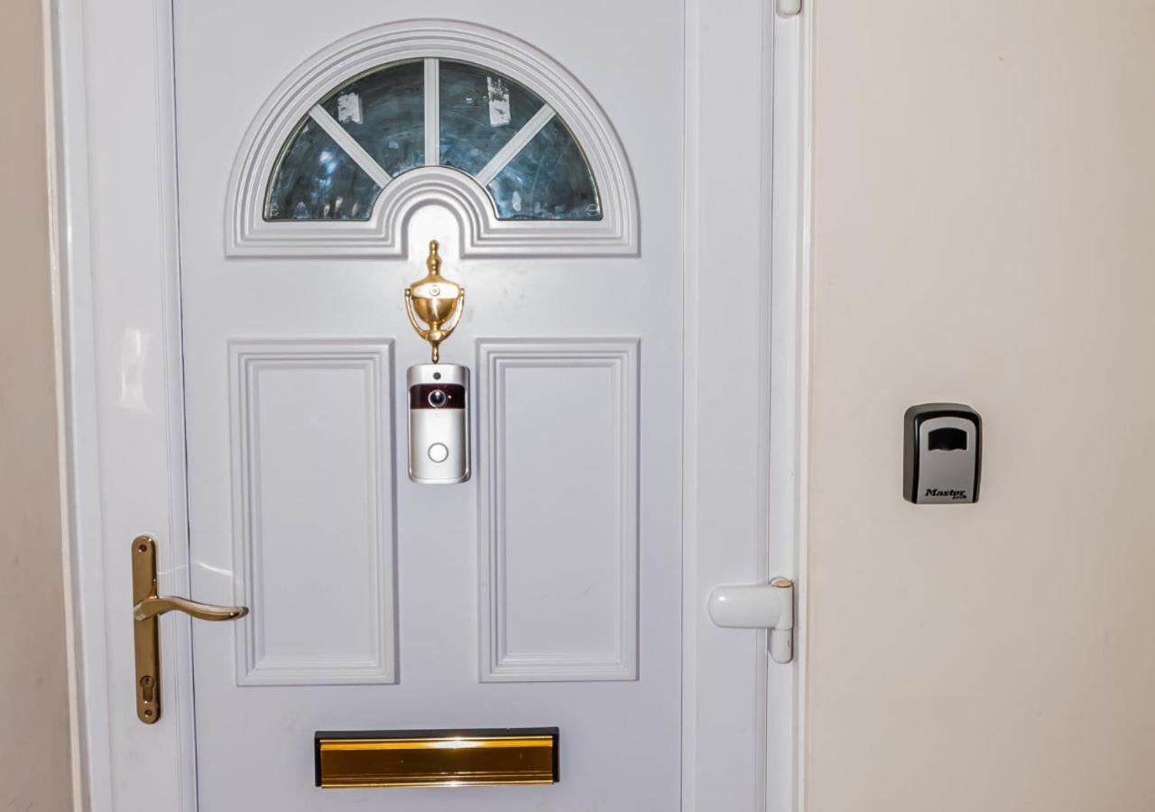 2 Bed Apartment-5 Guests - Business-Relocation-Parking - The Brighton Short Stay & Serviced Apartments Eksteriør bilde