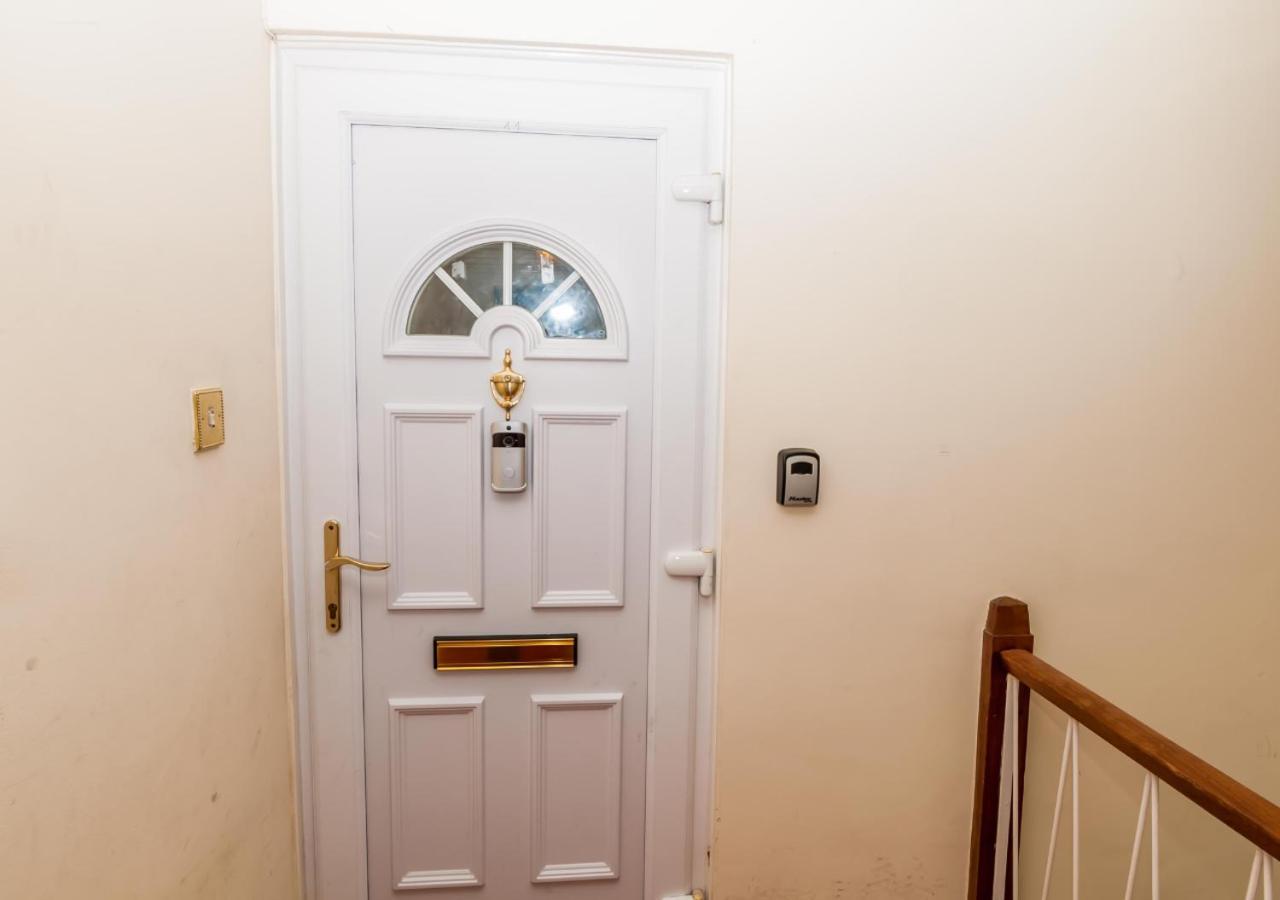 2 Bed Apartment-5 Guests - Business-Relocation-Parking - The Brighton Short Stay & Serviced Apartments Eksteriør bilde