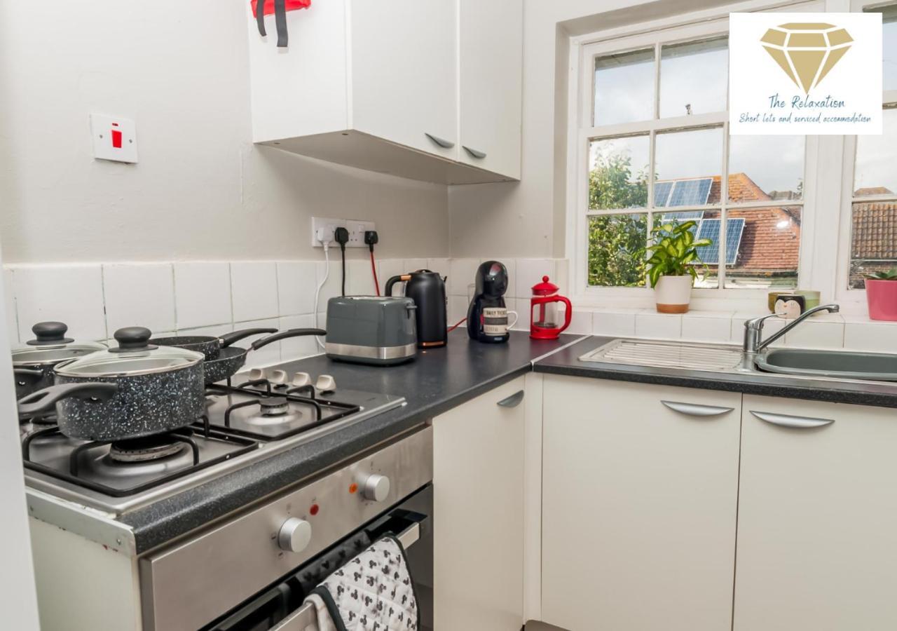2 Bed Apartment-5 Guests - Business-Relocation-Parking - The Brighton Short Stay & Serviced Apartments Eksteriør bilde